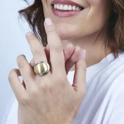 Anillo acabado en oro amarillo de 18k - Ocheck