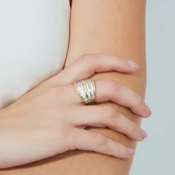 Anillo de Circonita Brillante acabado en oro amarillo de 18k - Hika