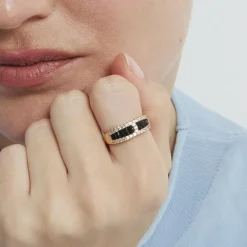 Anillo de Circonita Onix acabado en oro amarillo de 18k - Guine