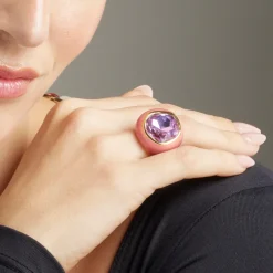 Anillo de Cristal Morado acabado en oro amarillo 18K - Mantis