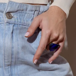 Anillo de Cuarzo Hidrotermal Lapislazuli acabado en oro amarillo 18K - Konsil