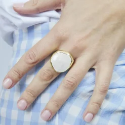 Anillo de Madreperla Blanca acabado en oro amarillo de 18k - Riub