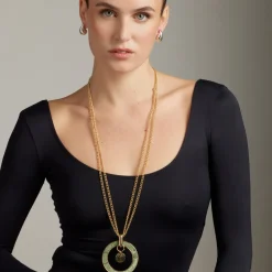 Collar de Cuero Verde Claro acabado en oro amarillo 18K - Amta