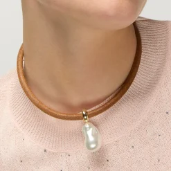 Collar de Plata de Ley 925 y Perla Blanca acabado oro amarillo de 18k - Abongo