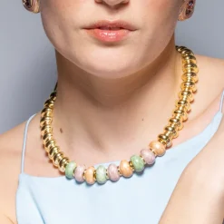 Collar Ismaly de Resina Violeta acabado oro amarillo de 18k