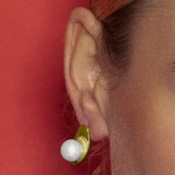 Pendientes con Perla Blanca acabado oro 18k - Lyhu