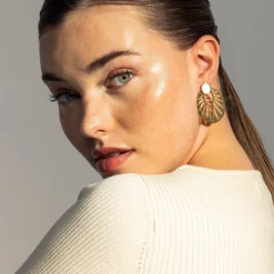 Pendientes de Madreperla Blanca acabados en oro amarillo 18K- Elbi