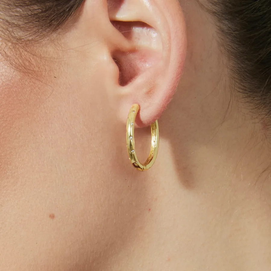 Pendientes de 18mm de diámetro con Circonita Brillante acabado oro 18k - Dinlah