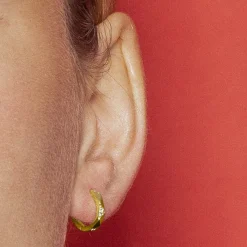 Pendientes de 9mm de diámetro con circonita acabado Oro Amarillo 18k - Shio