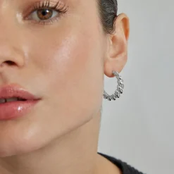 Pendientes de 16mm de diámetro acabados en rodio - Intia