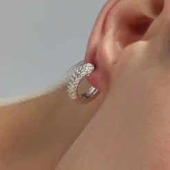 Pendientes de 18mm de diámetro con circonita acabados en rodio - Rieli