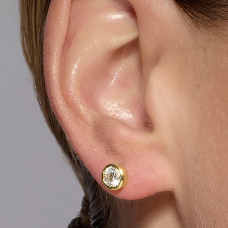Pendientes de Plata de Ley 925 de 6mm con Circonita acabados en Oro Amarillo de 18k- Basili