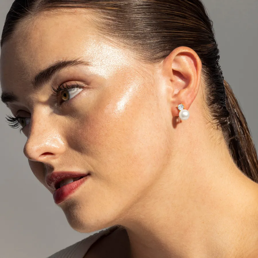 Pendientes de Plata de Ley 925 con Perla Blanca acabados en oro amarillo 18K - Essential